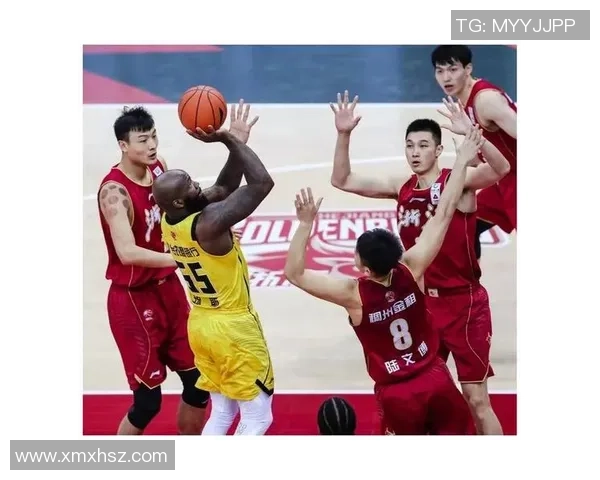 广州羽毛球队凭借56分强势领跑锦标赛积分榜展现出色竞技状态